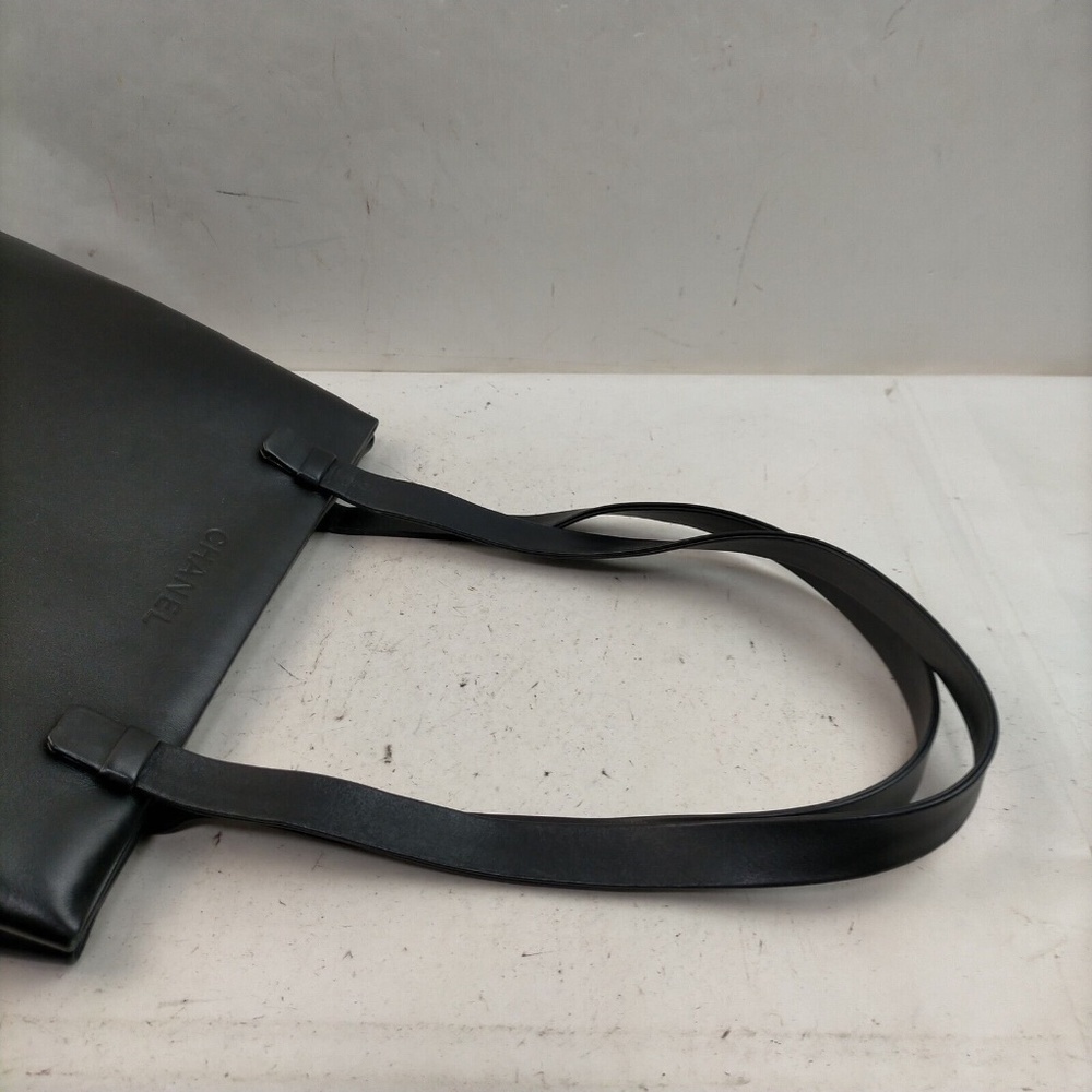 Chanel Shoulder Bag Black Leather - Picture 6 of 9